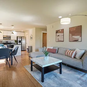 Holiday home Stylish North Townhouse- Dual Master, Seattle